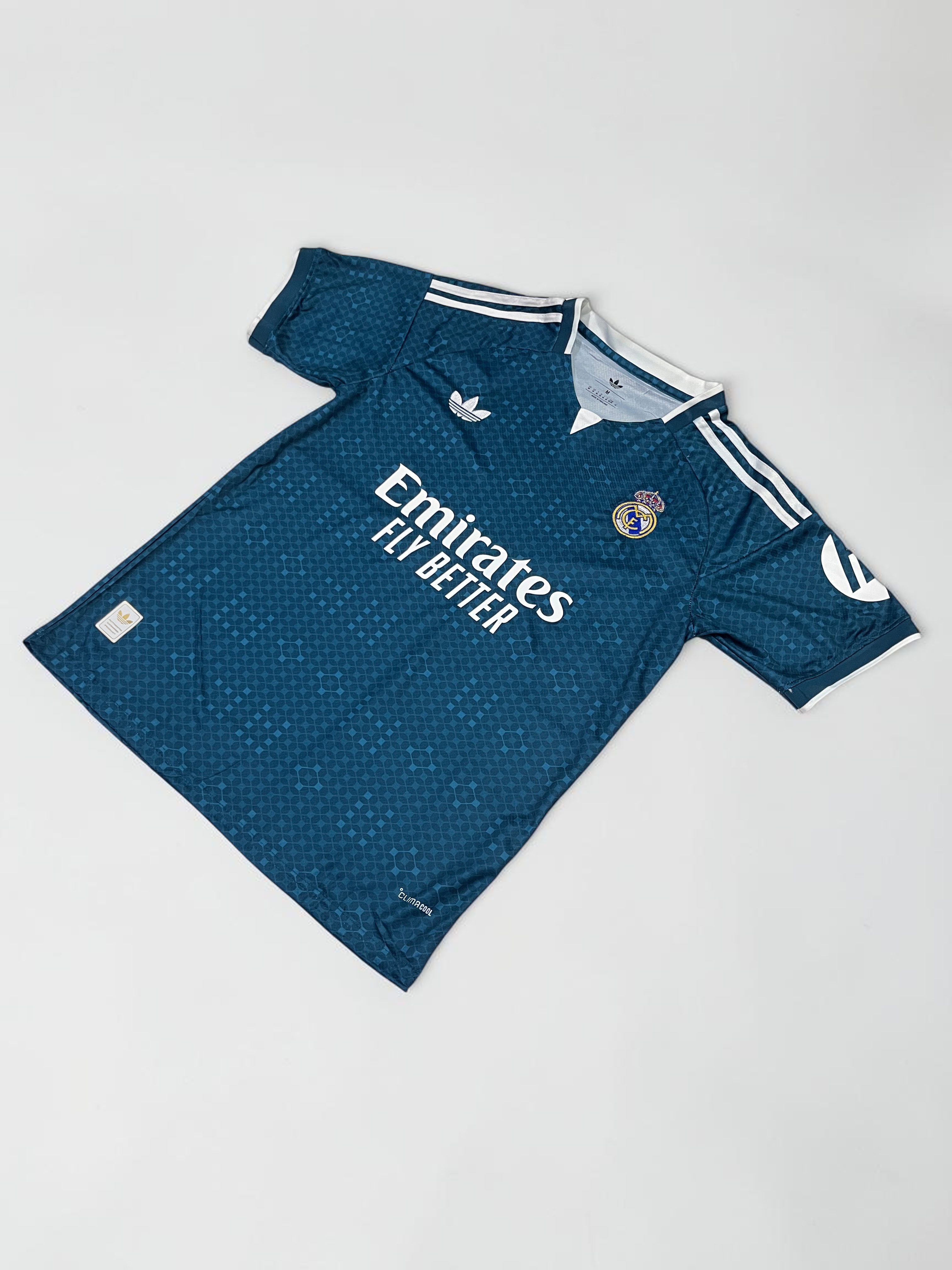 Real Madrid Visitante 26/27 Versión Fan